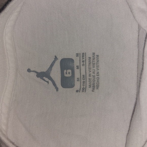 Kids Small Jordan brand t-shirt - Picture 2 of 3